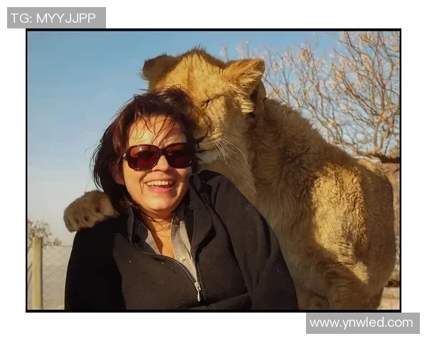 足球明星女友大揭秘美丽瞬间盘点让你领略她们的风采与魅力 足球明星女友大揭秘美丽瞬间盘点让你领略她们的风采与魅力