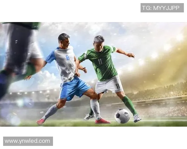 足球明星阿飞的精彩人生与赛场瞬间全景介绍与珍贵照片分享