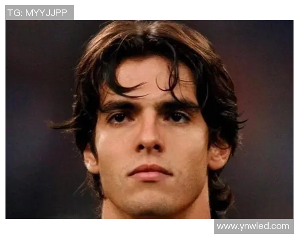 巴西足球明星卡卡因伤缺席重要比赛球迷纷纷表示惋惜 巴西足球明星卡卡因伤缺席重要比赛球迷纷纷表示惋惜