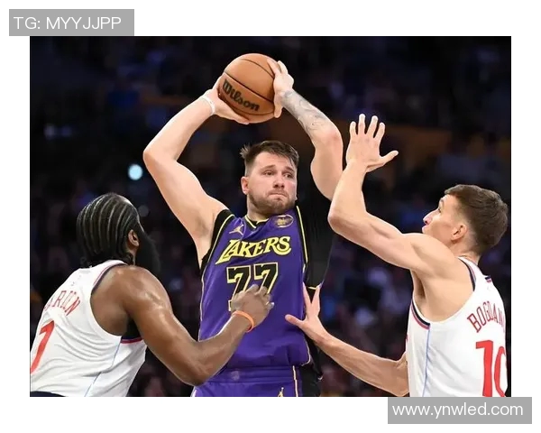 2013年11月4日湖人对阵老鹰精彩比赛录像回放与分析